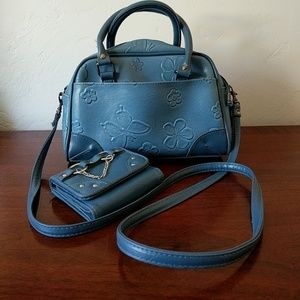 Medium blue handbag with wallet